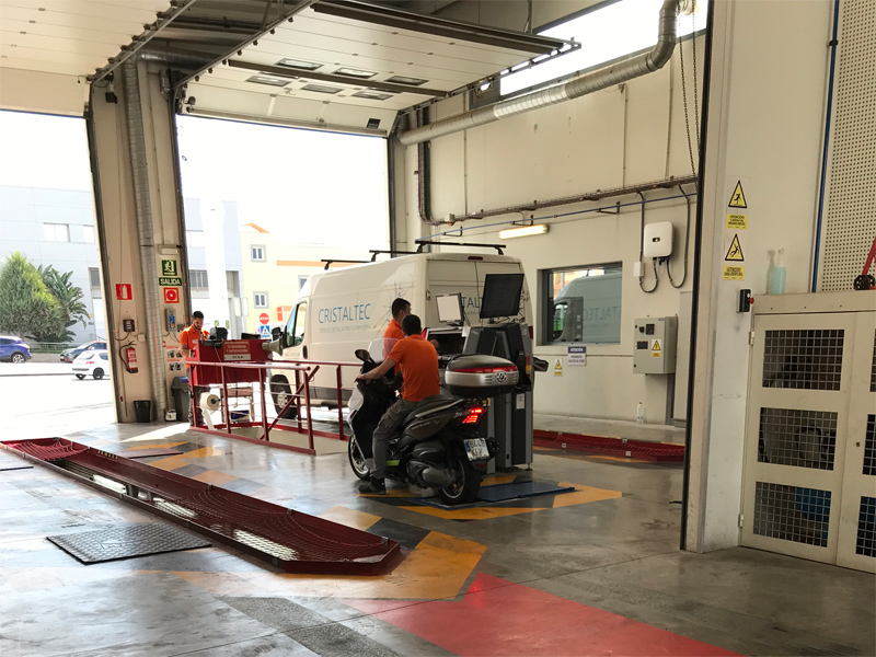 Besiktning av KYMCO 400i